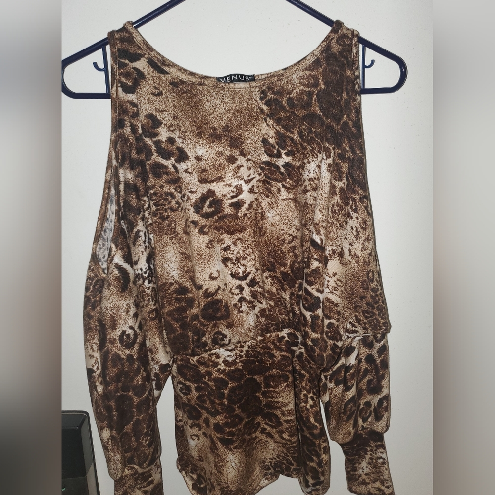 Venus cold shoulder long sleeve animal print size S